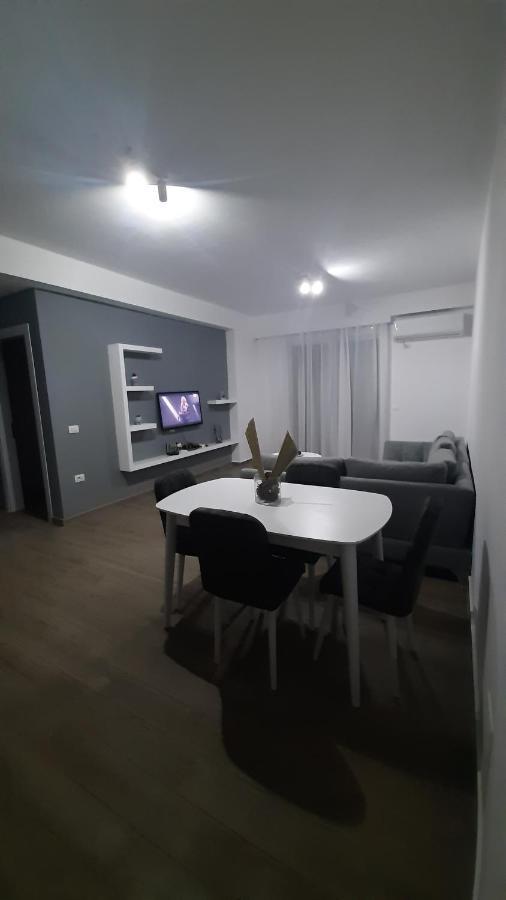 Sea & Sun Apartment فلورا المظهر الخارجي الصورة